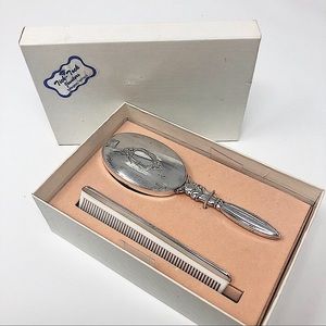 Sterling silver 1960s baby brush and comb set in original box - NWT
